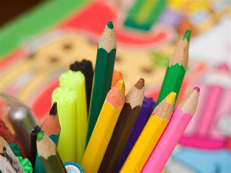 Colored Pencils! Colored Markers! Art! | Presentation pictures, Colored pencils, Pencil