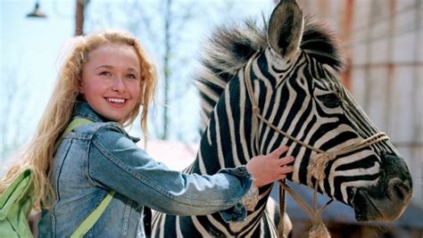Amikor megérkezik, kiderül, hogy egy ellenséges és fegyelmezetlen kutyafalkát örökölt. Pata-csata (2005) | Teljes filmadatlap | Mafab.hu