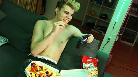 Was kann ich mir leisten liegt sie im rahmen des. MEINE ERSTE EIGENE WOHNUNG - XXL Roomtour - YouTube