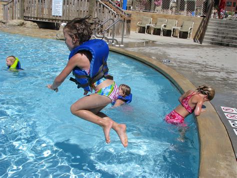 Mobile photo upload című értékelésből. Wisconsin Dells' best waterpark resorts for families ...