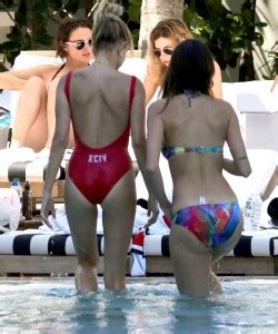 No fakes, shops or leaks. Hailey Baldwin Swimsuit Pictures - Poolside in Miami - KAYUTY