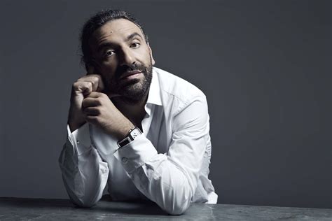 Andiamo alla scoperta di stefano bollani, pianista, compositore e jazzista di grande talento. Stefano Bollani