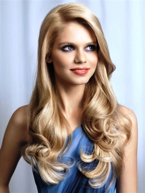 We have picked only the trendiest and most elegant hairstyles for you to look chic. 30 Amazing Prom Hairstyles & Ideas