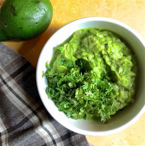 Usually, i like guacamole without spice, so i left it out. Fresh Homemade Guacamole - Tomato-free - PepperOnPizza