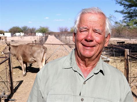 Unterstützt bei der suche nach dem großen liebesglück werden die bauern von moderatorin inka bause, die natürlich auch für „bauer sucht frau international. Bauer sucht Frau international: Sigi (71) aus Namibia ...