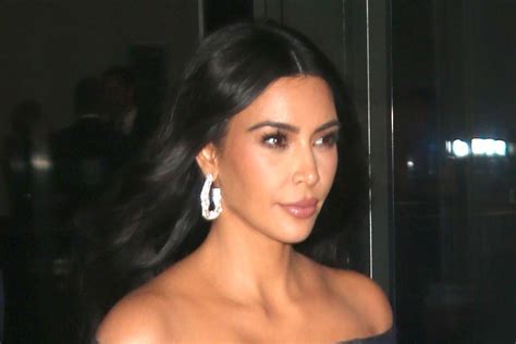 For men, a waist trainer is not necessarily used to help them achieve an hourglass shape but rather help them to shape and lose weight around the waist area. Kim Kardashian Gets Toned in a Mesh Skims Waist Trainer ...