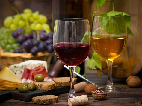 Wine and tapas - Tours by sunmarbella