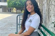 mexicana colegiala colegialas sexis reales piernas short