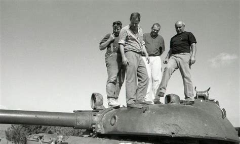 33 שנה אחרי הקרב ההרואי ביים אביגדור קהלני סרט המשחזר את האירועים.nrg מביא מבט ראשון. Avigdor Kahalani -"OZ 77" -7th Brigade- Yom Kippur War ...