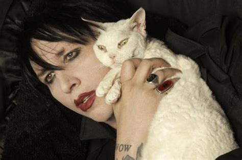 Rebecca evans is throwing her hat into the ring for the fight of charles manson's remains and estate. Marilyn Manson and his cat Lily White : marilyn_manson