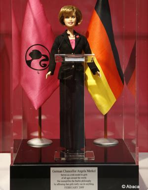 Posts about angela merkel barbie written by bernd pulch. Angela Merkel : une poupée sexy à son effigie - Elle