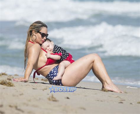 Последние твиты от coco beach resort (@cocobeachresort). Beach Babies: Coco Austin Puts Her Chanel Feeders On Blast ...