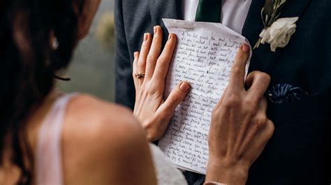 Looking for great gifts for your husband? Bride reads groom letter she wrote to future husband ...