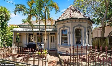 Under this scenario, sydney and melbourne house prices would plunge by up to 12 per cent in 2022 as values in the other state capitals brisbane, adelaide and perth fell by 6 per cent. What a turnaround! Sydney house prices post the biggest ...