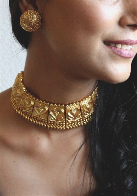 Appraise your jewelry, diamonds, watches & gold for free. Deepika Padukone Gold Plated choker Necklace Set inspired ...