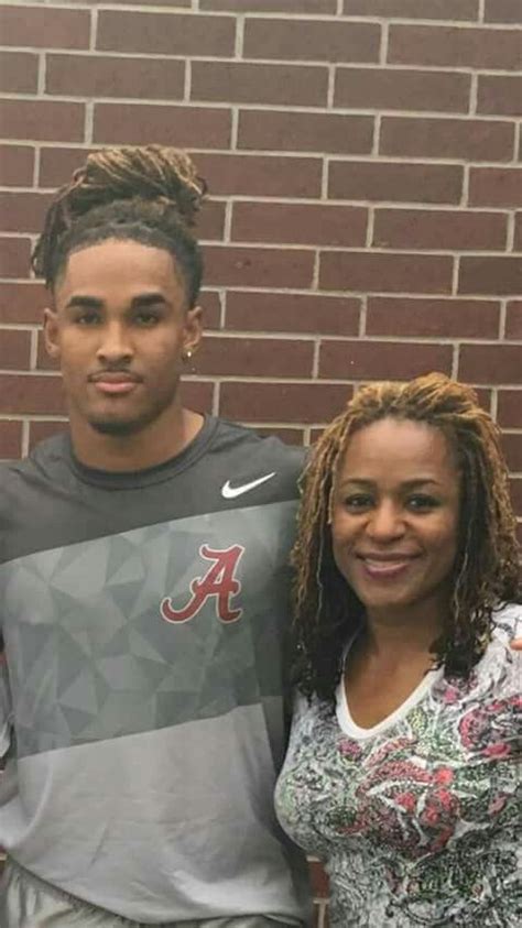 These are pictures of the hotel his girlfriend posted a view of. Jalen & his Mom Pamela | Alabama crimson tide football ...