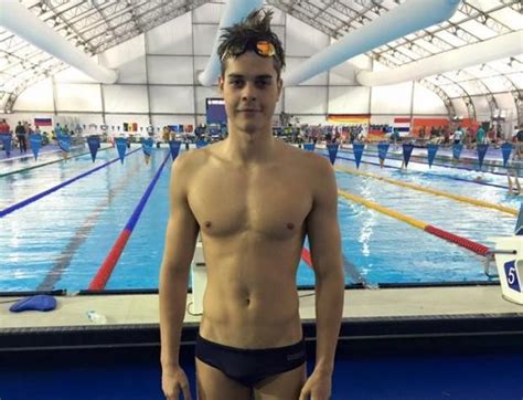 Robert andrei glință (born 18 april 1997) is a romanian swimmer.1 he is the former junior world record holder for 100 m backstroke (short course), with a time of 50.77 seconds. Robert Glință, vești neplăcute înainte de finala la 100 m ...