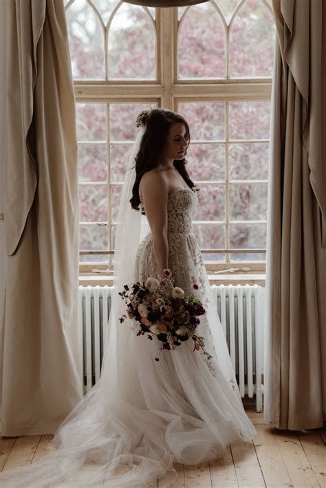 When planning a wedding every dollar counts, save money by browsing our range of gorgeous preloved bridal gowns. Reem Acra Wedding Dress in 2020 | Reem acra wedding dress ...