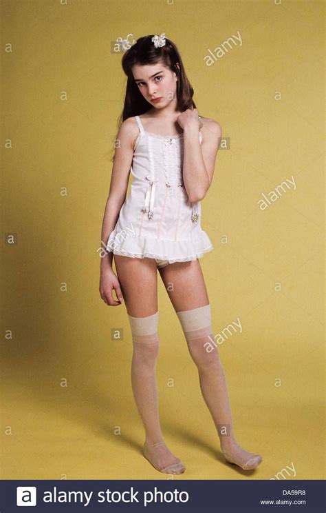 Displaying (18) gallery images for gary gross brooke shields full set. Pin by Randy Garcia on Labios Rojos | Brooke shields ...