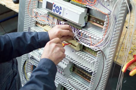 What do apprentice electricians do. Electrician Apprenticeship - How To Become An Electrician