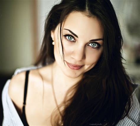 Brunettes women close-up blue eyes smiling faces Lussie Lynch wallpaper | 2843x2574 | 59911