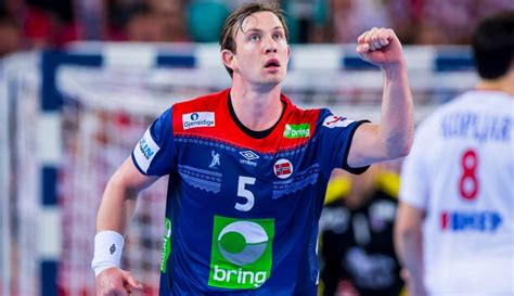 With a transfer to a new club and the chance to qualify for the tokyo olympic games, the norwegian he has moved to kiel with his partner hanna bredal oftedal who also played handball for norway until injury ended her promising career. Sander Sagosen : Happy Sander Sagosen Gif By Paris Saint ...