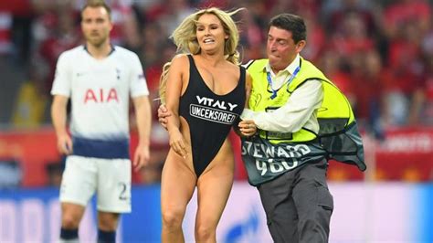 Liverpool beat tottenham in the champions league final for their sixth european cup but most of the attention came from kinsey wolanski, the girlfriend of youtube prankster vitaly zdorovetskiy, who interrupted the game by running onto the field in a leotard with the name of zdorovetskiy's brand. Champions League streaker says she received flirty ...