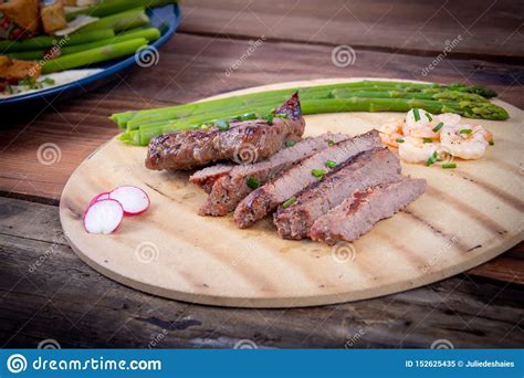 Pembayaran mudah, pengiriman cepat & bisa cicil 0%. Bbq Grilled Beef Brisket Slices With Shrimps Stock Image ...