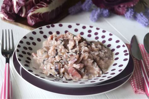 Il radicchio in padella è un piatto che può essere preparato con il radicchio tondo, quello lungo o quello tardivo; » Risotto radicchio e speck - Ricetta Risotto radicchio e ...