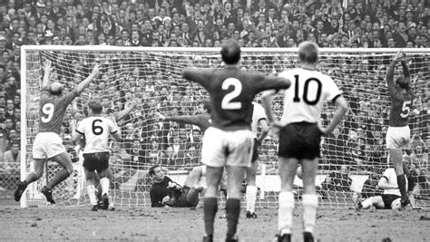 Der beste fußball aller zeiten. Fußball: Doping beim deutschen Team von 1966 belegt - DER ...