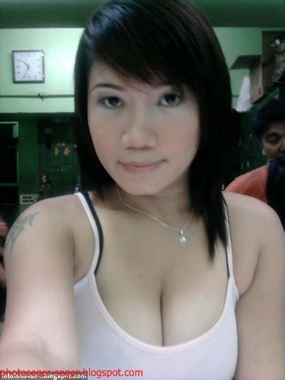 Karena kesulitan ekonomi, dan karena kakakku sudah telanjur masuk universitas swasta yang sudah. FOTO TANTE CHINESE MUPENG CAKEP - Koleksi Cerita Sex dan ...