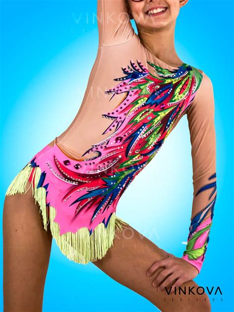 The sport combines elements of gymnastics, dance and calisthenics; Maillot gimnasia rítmica Moss | Vinkova Leotards | Tienda ...