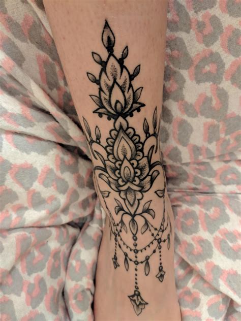 See the most recommended tattoo artists in brussels, belgium. My ankle/foot jewel by Mohndi in Keepsake Tattoo, Brussels : tattoos