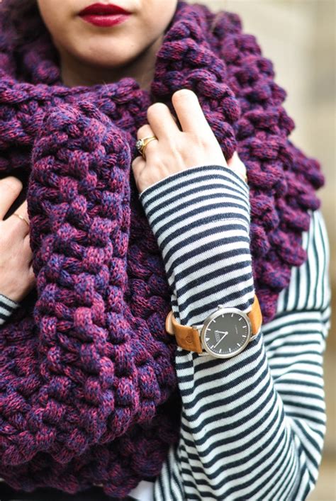 How to tie a slip knot in 5 steps. Knit Knot Knit Etive snood by GSA graduate Laura Muir ...