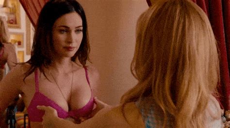 We take no responsibility for the content on any website which we link to, please use your own discretion while surfing the links. 15 excelentes gifs sensuais de Megan Fox