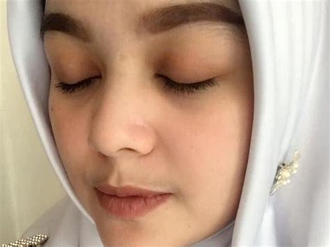 Viral wanita madura messum dengan banglades. Cerita Wanita yang Viral karena Ngaku Lebih Glowing Setelah Ruqyah