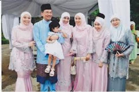 Find the perfect nurul izzah anwar daughter of malaysian opposition leader anwar ibrahim stock photos and editorial news pictures from getty images. MELAIPOWER: PANAS!!! NURUL NUHA MANGSA 'KORBAN' SETERUSNYA ...