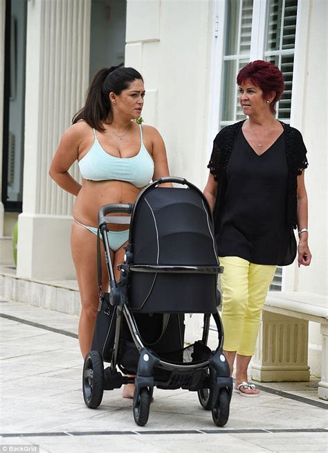 Join facebook to connect with kasey goodson and others you may know. Casey Batchelor shows off her post-baby body in blue ...