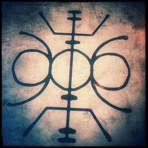 Rune tattoo by trikona.tattoos #trikonatattoos #rune #vikingtattoos join millions of people looking to find tattoo inspiration, discover artists and studios, and easily book tattoo appointments. https://www.patreon.com/raevedis | Esoterisme, Fantaisie ...