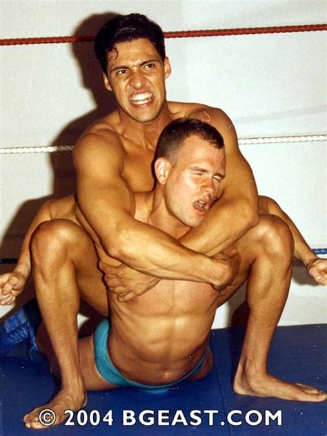 When you are angry, it is best not to speak or act immediately. Wrestling Arsenal - Camel Clutch