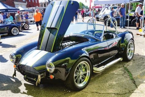 Cobra replica and parts manufacturers display ...