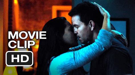 Noir poco credibile, nonostante un perfetto mark wahlberg. Broken City Movie CLIP - Fatal Flaw (2013) - Mark Wahlberg ...