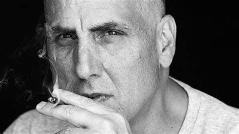 Изучайте релизы mike dean на discogs. Producer Mike Dean Broke a Toe Jumping Over a Ditch With Kanye and Jay Z