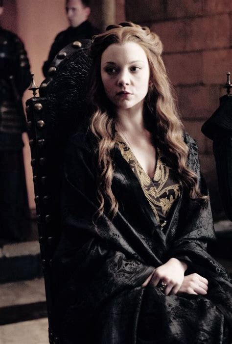 It's also very poignant that she's standing there holding loras, because her love and her closeness with her sibling. Game of Thrones: Margaery Tyrell | Margaery tyrell, Game ...