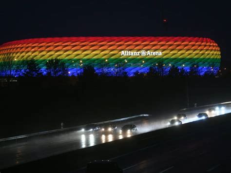 Ungarn kulturbeauftragter hetzt gegen schwule. Zeichen in Richtung Ungarn: Münchner Stadtrat will Stadion ...