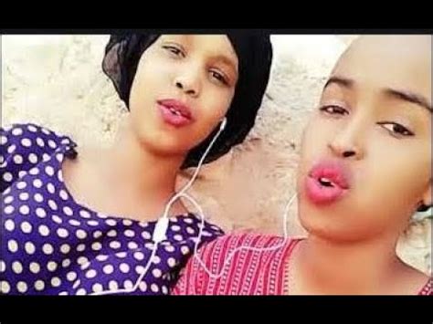 Naag wasmo iyo gus rabto oo qoqaaan somali ah 2020 like & subscribe & share for more videos. YAAB! Wiil iyo gabar somali ah live iska duubaya ayaga ...