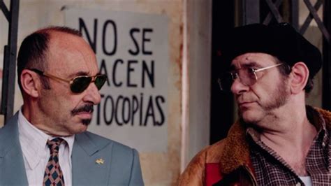 Con la inesperada llegada de gaje, gitano golfo y seductor, que les propone una disparatada misión real, su suerte cambiará… a peor. Rey gitano Tráiler - SensaCine.com
