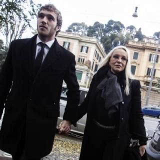 Il matrimonio del figlio andrea, celebrato l'ex. Eleonora Giorgi età, ex marito, figli: vita privata FOTO 7 ...