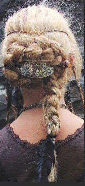 You'll want to look your very best as you slice through any enemies that stand in your way on your conquest through. Viking Inspired Hairstyle. Lovely! | Viking hair, Medieval ...