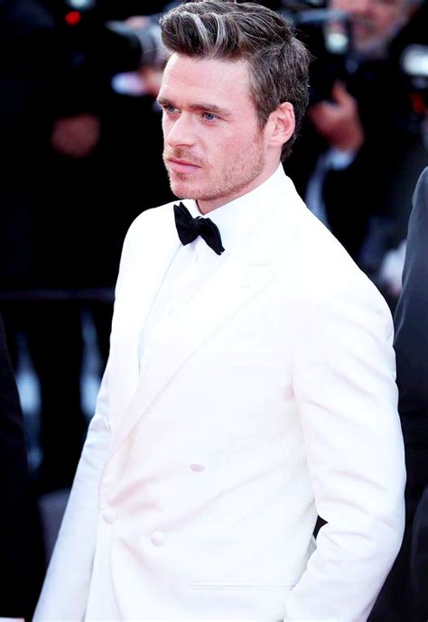 Richard madden charms as he connects with elle for the magazine's may 2019 issue. richardmaddendaily: "RICHARD MADDEN "Rocketman" Premiere ...